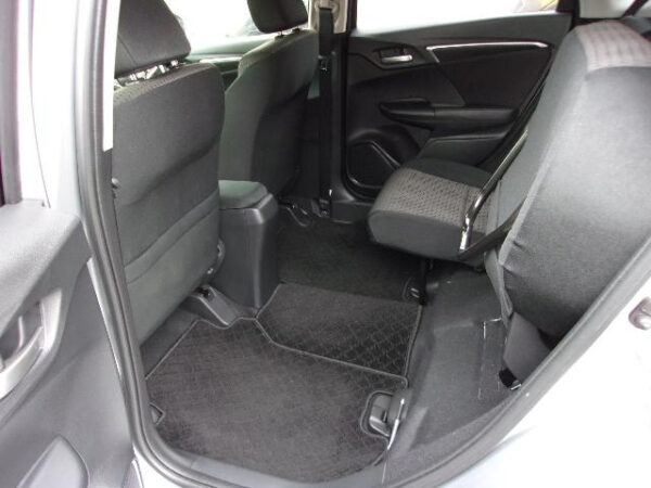 HONDA FIT - Image 12