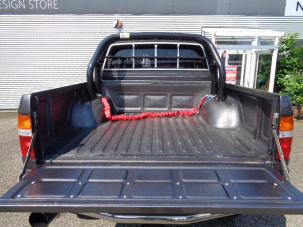 TOYOTA HILUX - Image 12