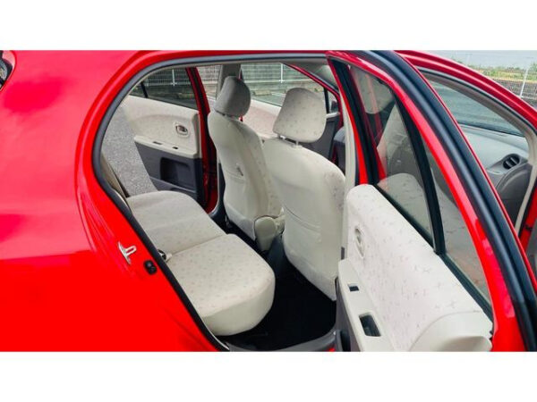 TOYOTA VITZ - Image 13