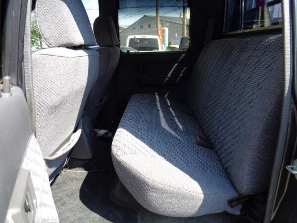 TOYOTA HILUX - Image 13