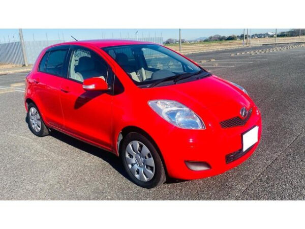 TOYOTA VITZ - Image 16