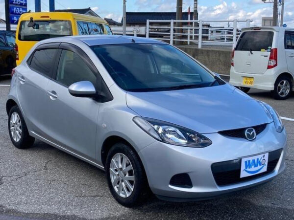 MAZDA DEMIO - Image 17