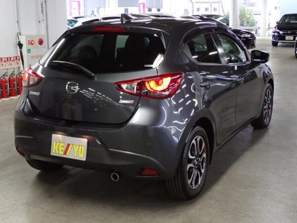 MAZDA DEMIO - Image 3