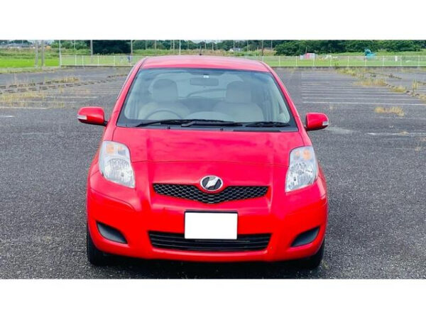 TOYOTA VITZ - Image 3