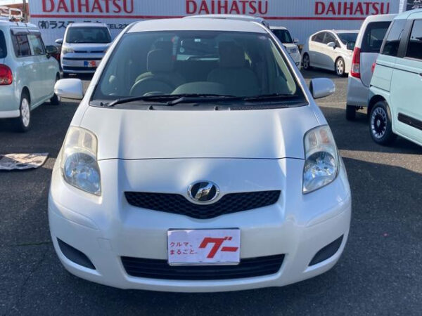 TOYOTA VITZ - Image 3