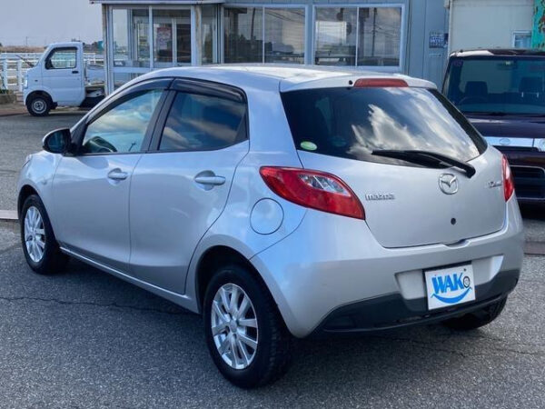 MAZDA DEMIO - Image 21