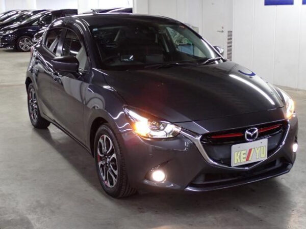 MAZDA DEMIO - Image 5