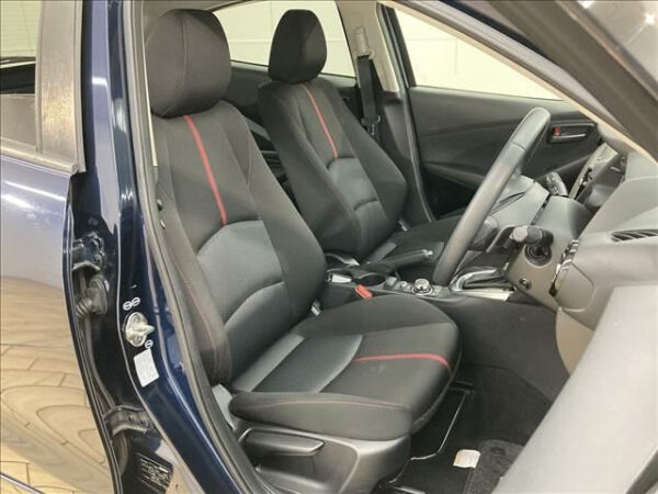 MAZDA DEMIO - Image 3