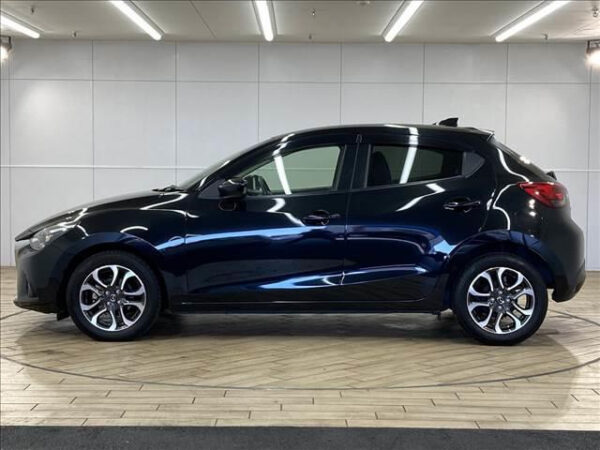 MAZDA DEMIO - Image 5