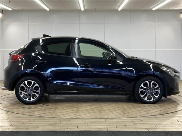 MAZDA DEMIO - Image 6
