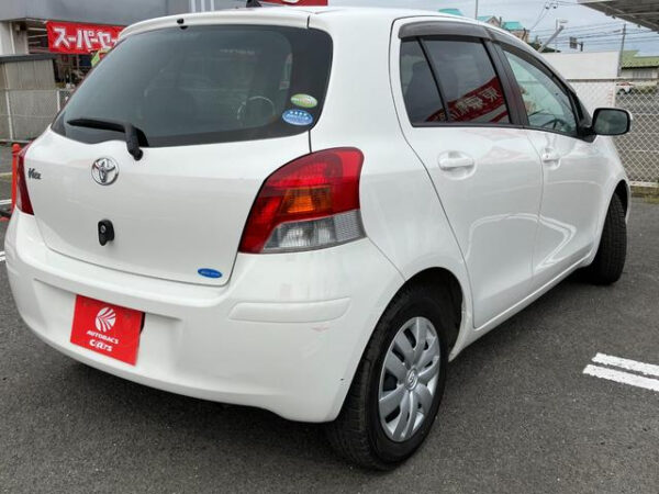 TOYOTA VITZ - Image 6