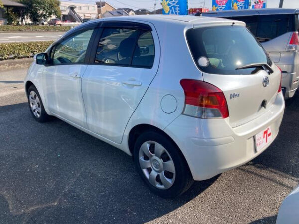TOYOTA VITZ - Image 6