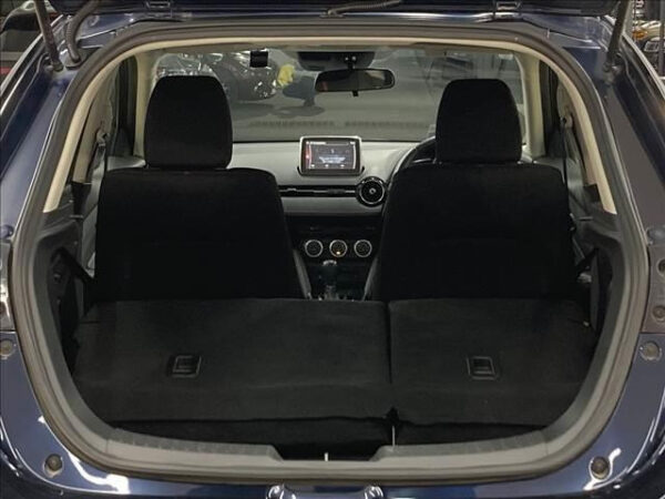 MAZDA DEMIO - Image 5