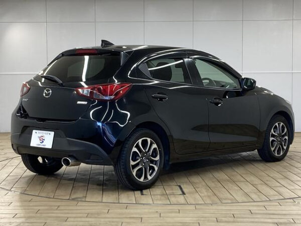 MAZDA DEMIO - Image 7
