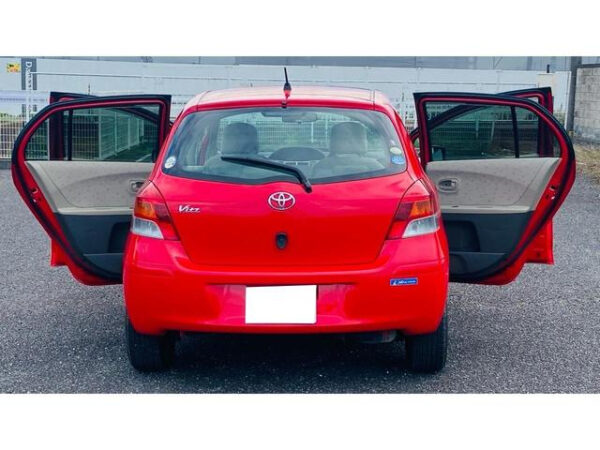 TOYOTA VITZ - Image 7