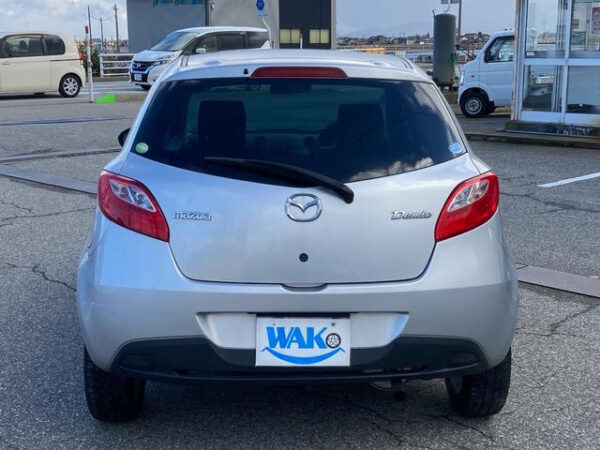 MAZDA DEMIO - Image 7