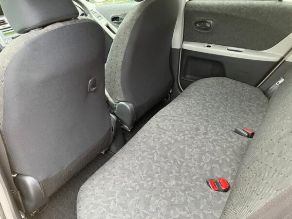 TOYOTA VITZ - Image 8