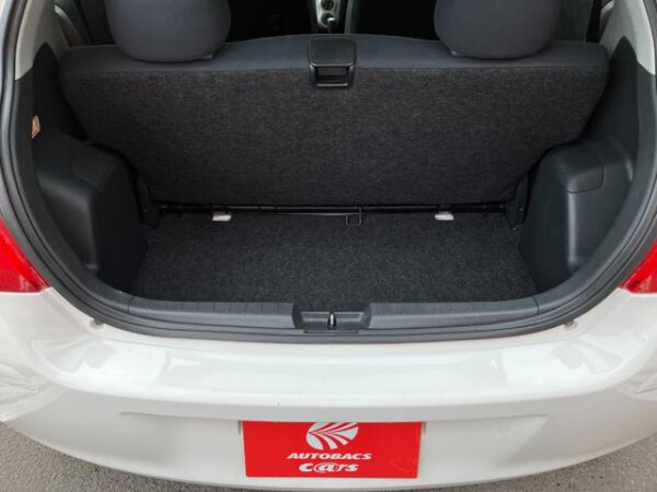 TOYOTA VITZ - Image 10