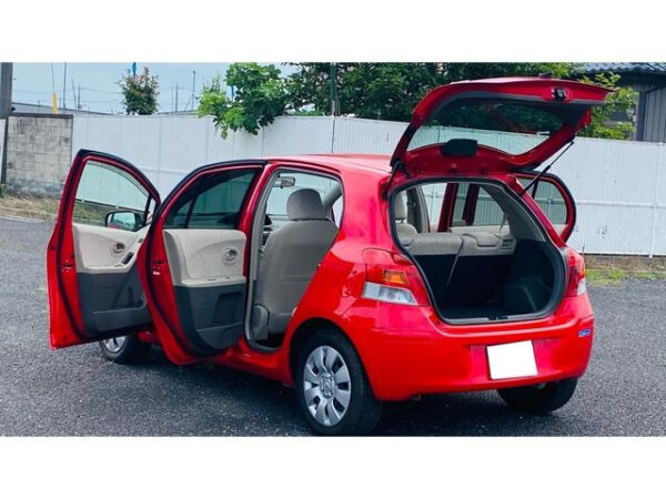 TOYOTA VITZ - Image 10