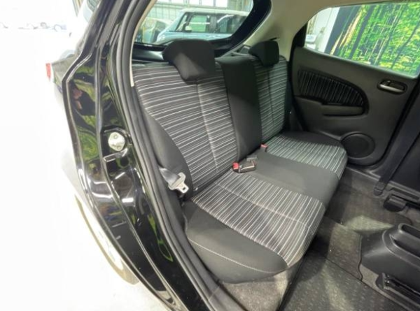 MAZDA DEMIO - Image 9
