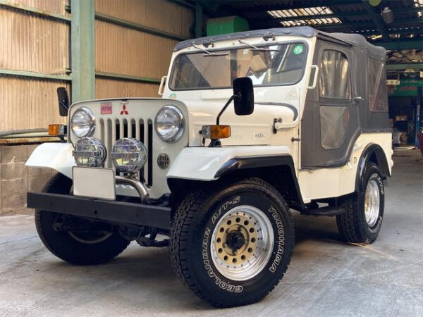 MITSHUBISHI JEEP - Image 2