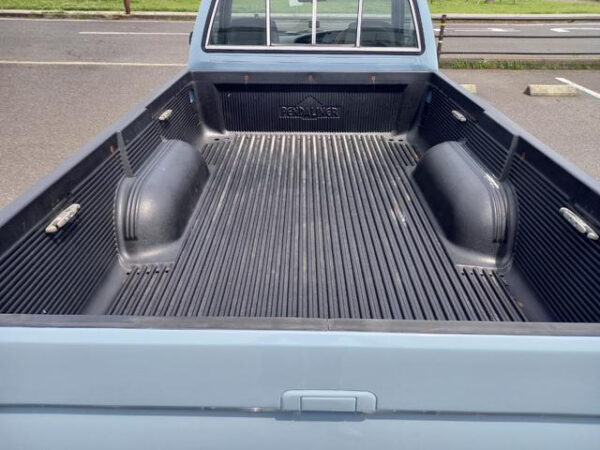 TOYOTA HILUX - Image 11