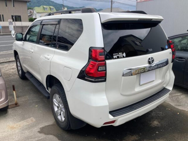 TOYOTA LAND CRUISER PRADO - Image 11
