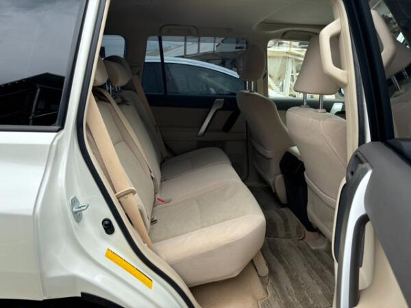 TOYOTA LAND CRUISER PRADO - Image 11