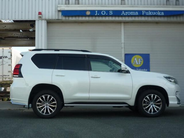 TOYOTA LAND CRUISER PRADO - Image 11