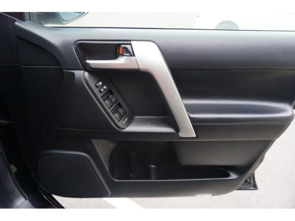 TOYOTA LAND CRUISER PRADO - Image 11