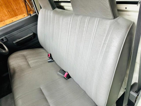 TOYOTA HILUX - Image 12