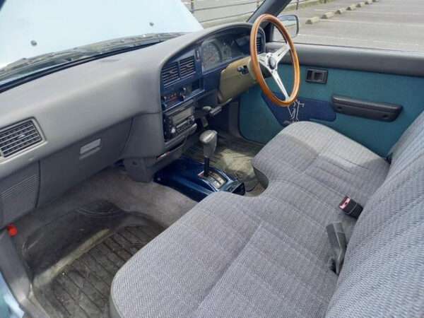 TOYOTA HILUX - Image 12