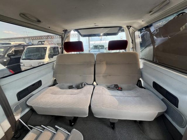 NISSAN CARVAN - Image 12