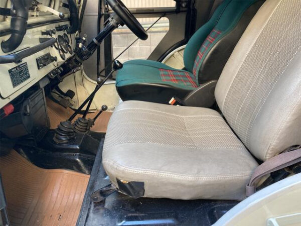 MITSHUBISHI JEEP - Image 12