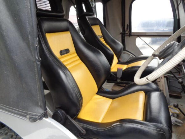 MITSHUBISHI JEEP - Image 13