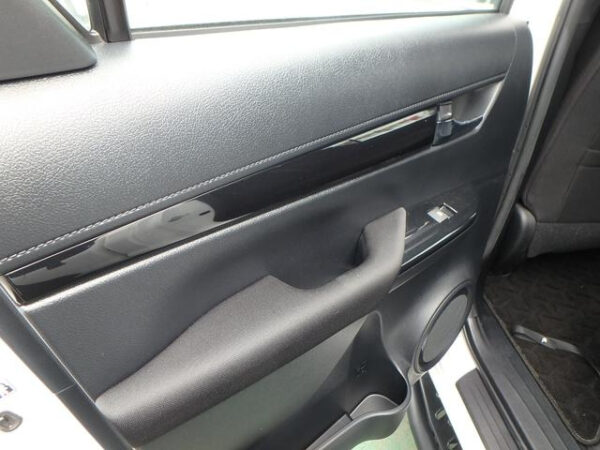 TOYOTA HILUX - Image 12