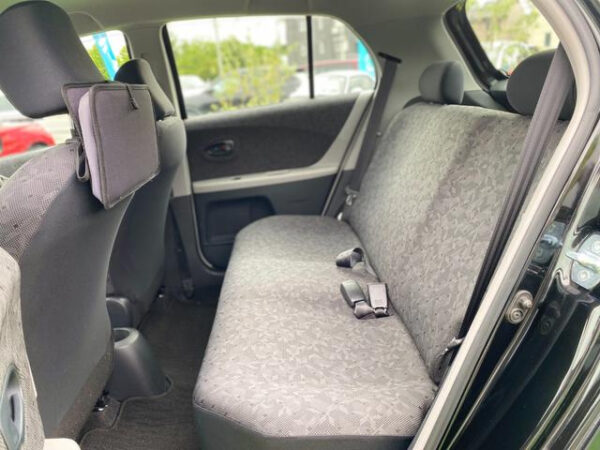 TOYOTA VITZ - Image 12