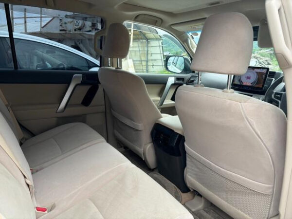 TOYOTA LAND CRUISER PRADO - Image 12