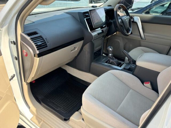 TOYOTA LAND CRUISER PRADO - Image 12