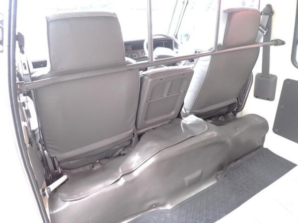 NISSAN CARVAN - Image 12