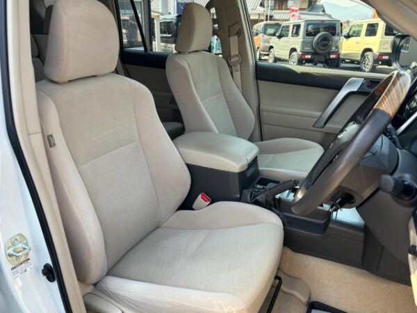 TOYOTA LAND CRUISER PRADO - Image 13