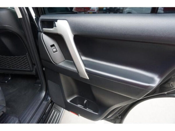 TOYOTA LAND CRUISER PRADO - Image 13