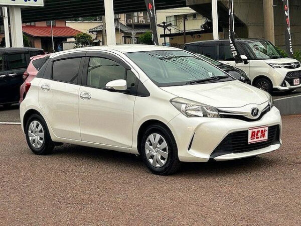 TOYOTA VITZ - Image 14