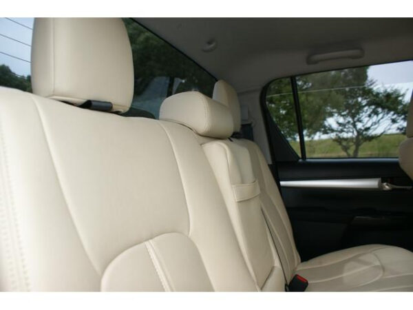 TOYOTA HILUX - Image 14