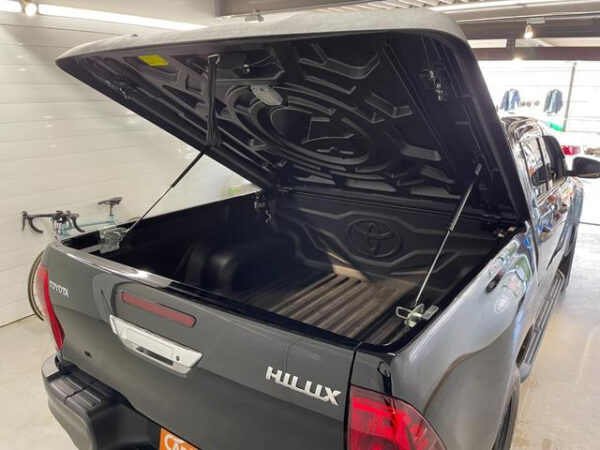 TOYOTA HILUX - Image 14