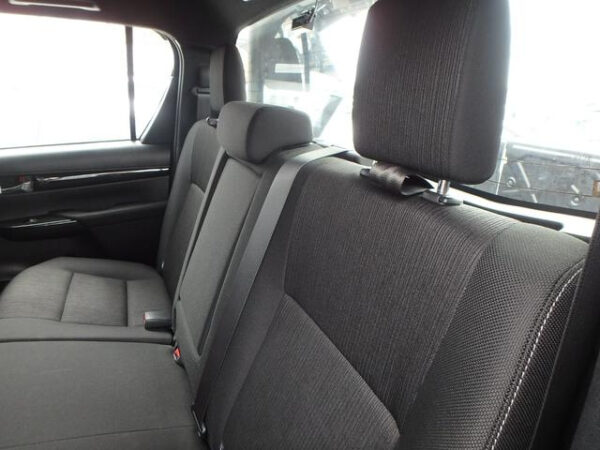 TOYOTA HILUX - Image 14