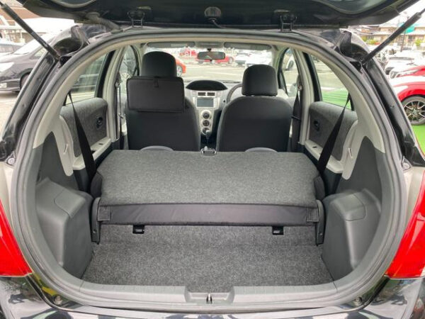 TOYOTA VITZ - Image 15