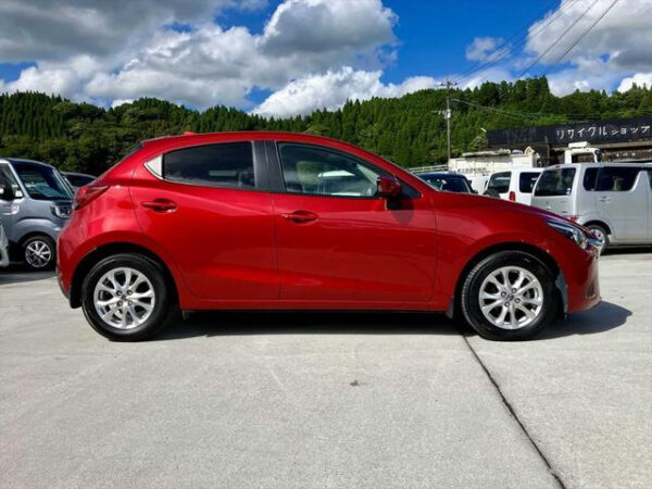 MAZDA DEMIO - Image 16