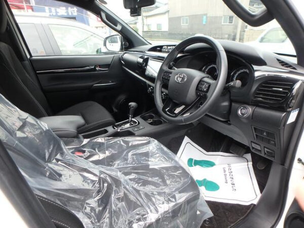 TOYOTA HILUX - Image 16