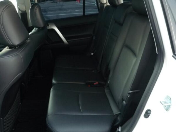 TOYOTA LAND CRUISER PRADO - Image 18